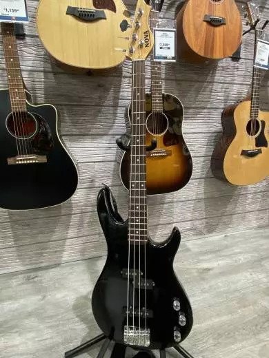 Nova P-Style Bass